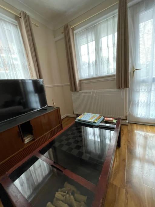Spacious Bungalow In London, Near Central London, The Excel Centre And The O2, Ideal For Families 外观 照片